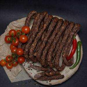 Kabanos z Wołowiną – chrupiąca, wędzono-pieczona przekąska