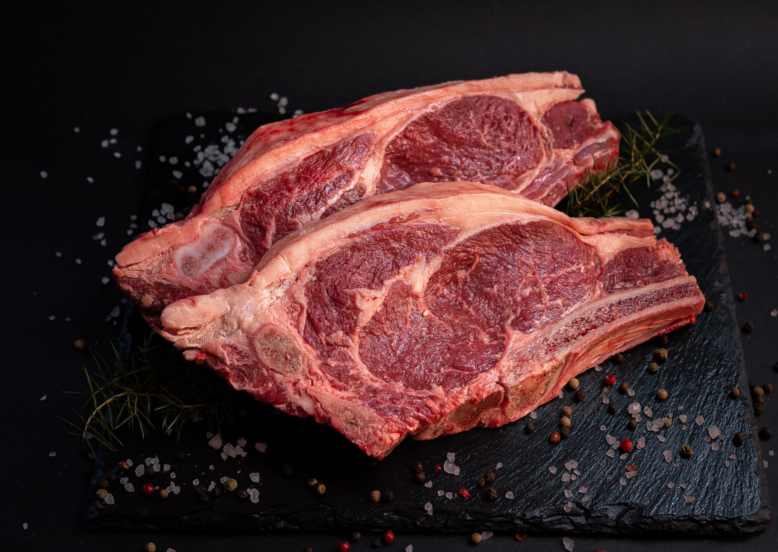 Stek z Antrykotu z kością świeży (1 kg)