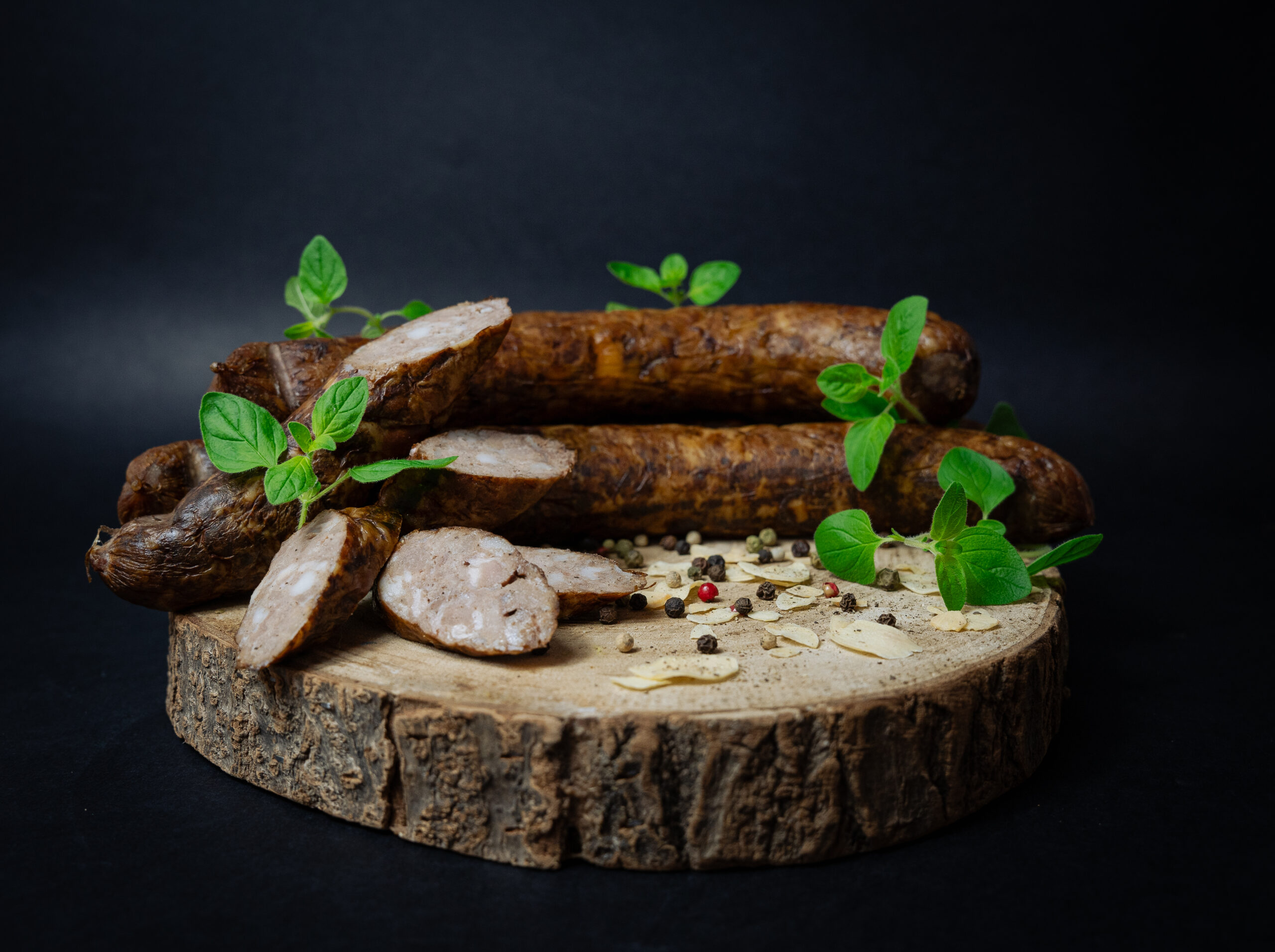 Kiełbasa swojska - smak tradycji w każdej kromce! (1 kg) - obrazek 2