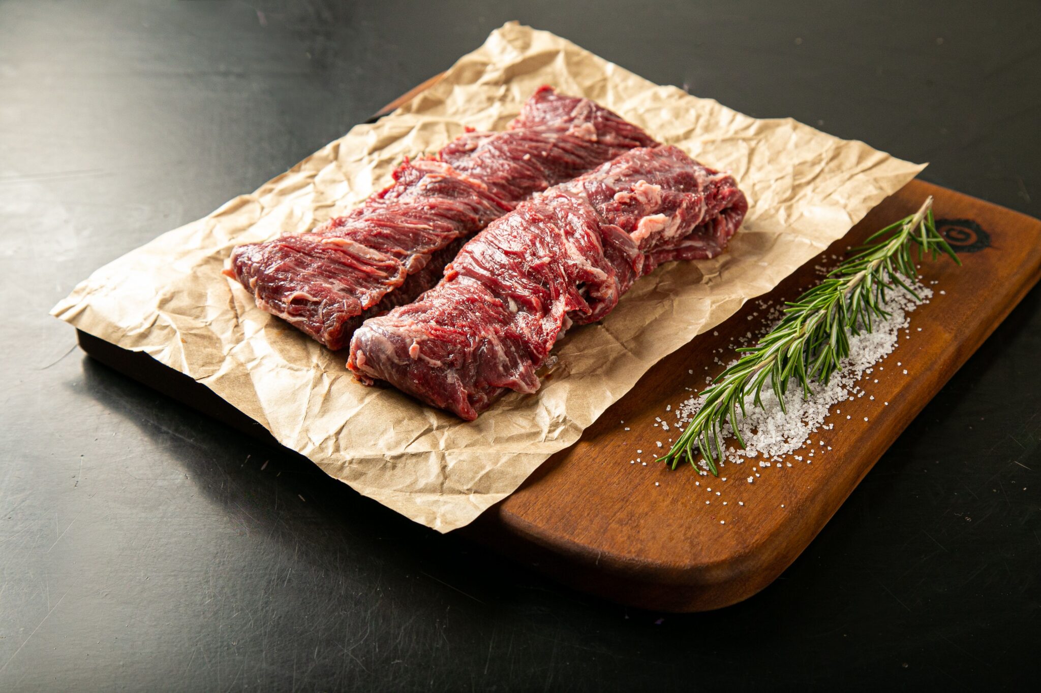 rozbratel (hanger steak) Black Angus – surowa porcja